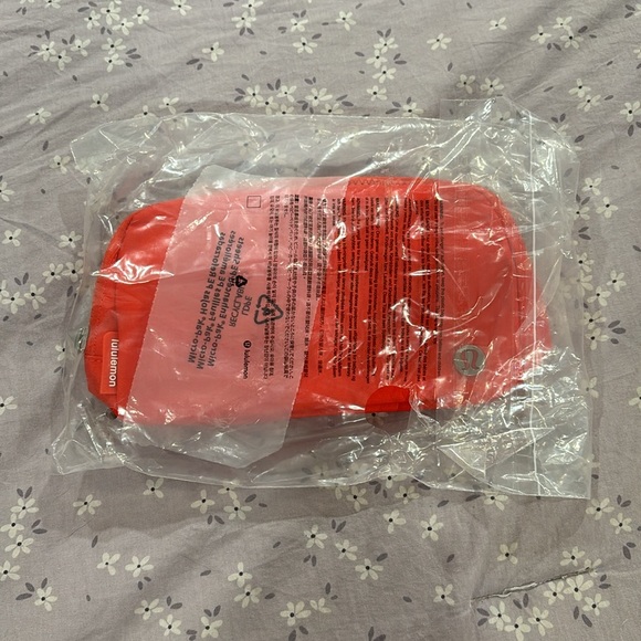 Lululemon Solar Orange Logo Belt Bag - Picture 4 of 5